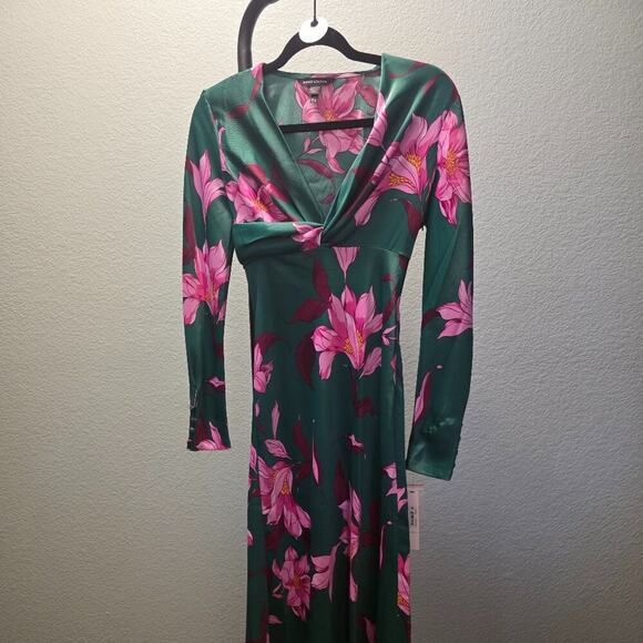Maggy London Dresses & Skirts - Maggy London Dress Womens 4 Green Pink Floral Midi Twist Front Long Sleeve NWT